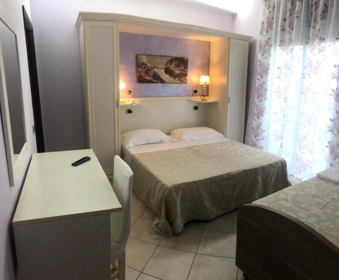 Pensione Degli Ulivi Porto SantʼElpidio Εξωτερικό φωτογραφία