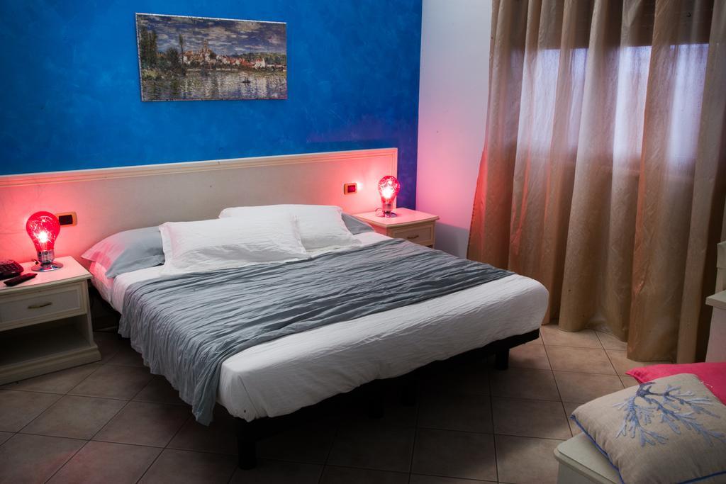 Pensione Degli Ulivi Porto SantʼElpidio Δωμάτιο φωτογραφία