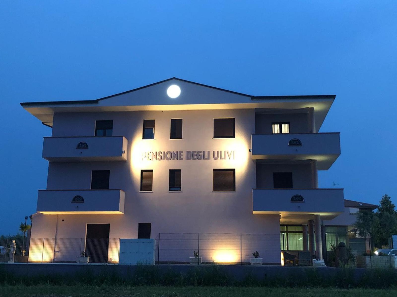 Pensione Degli Ulivi Porto SantʼElpidio Εξωτερικό φωτογραφία