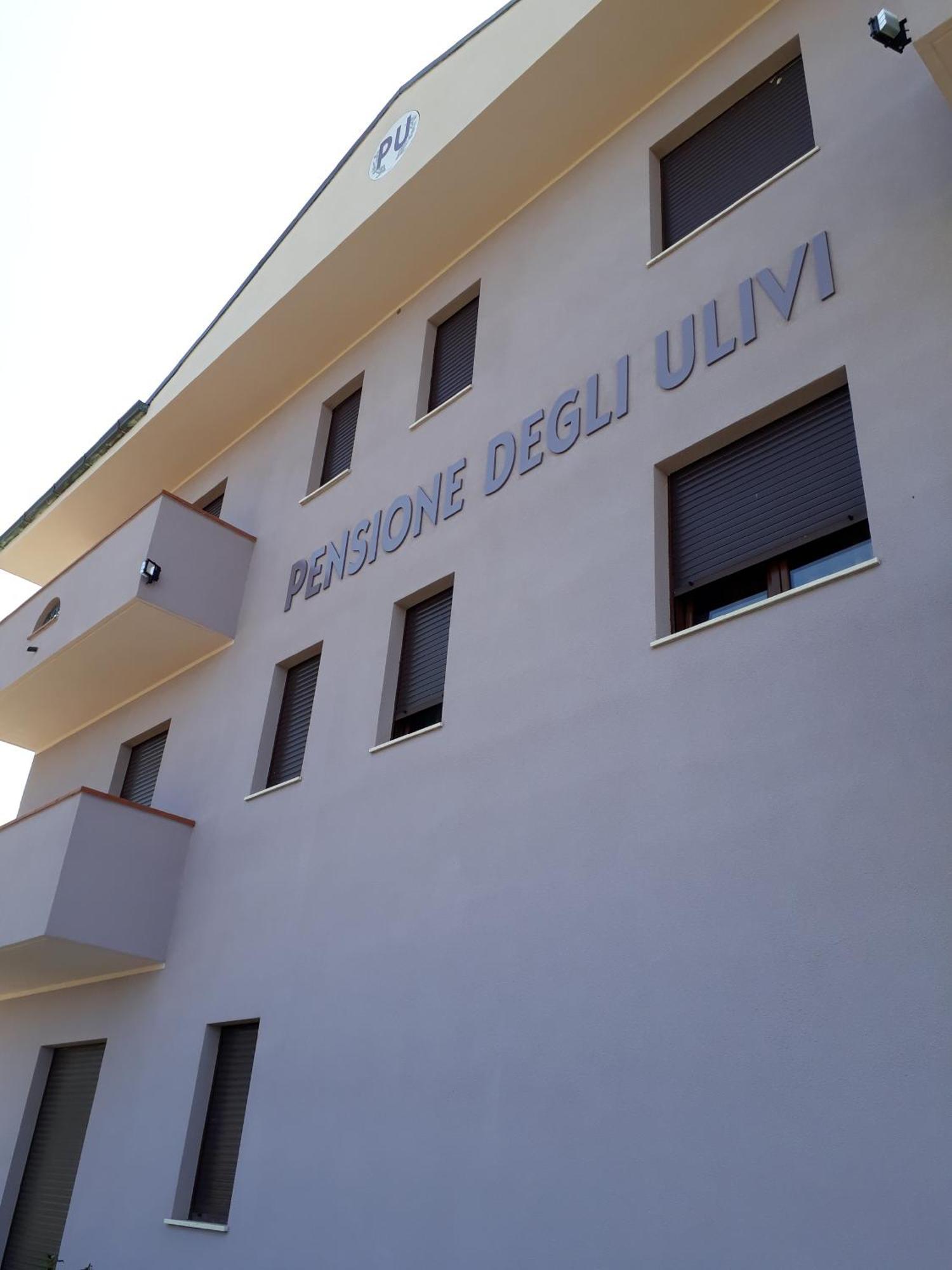 Pensione Degli Ulivi Porto SantʼElpidio Εξωτερικό φωτογραφία