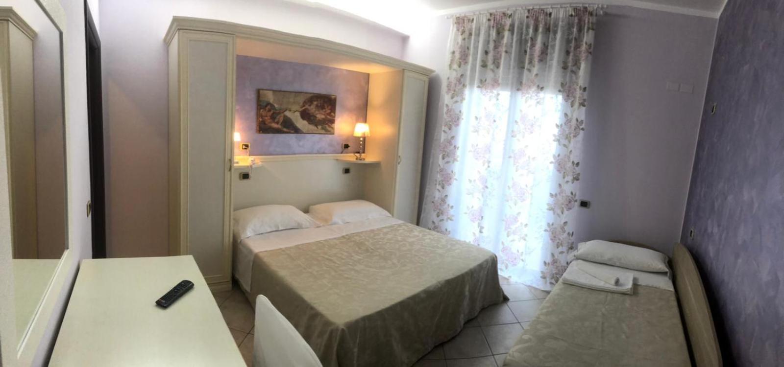 Pensione Degli Ulivi Porto SantʼElpidio Δωμάτιο φωτογραφία